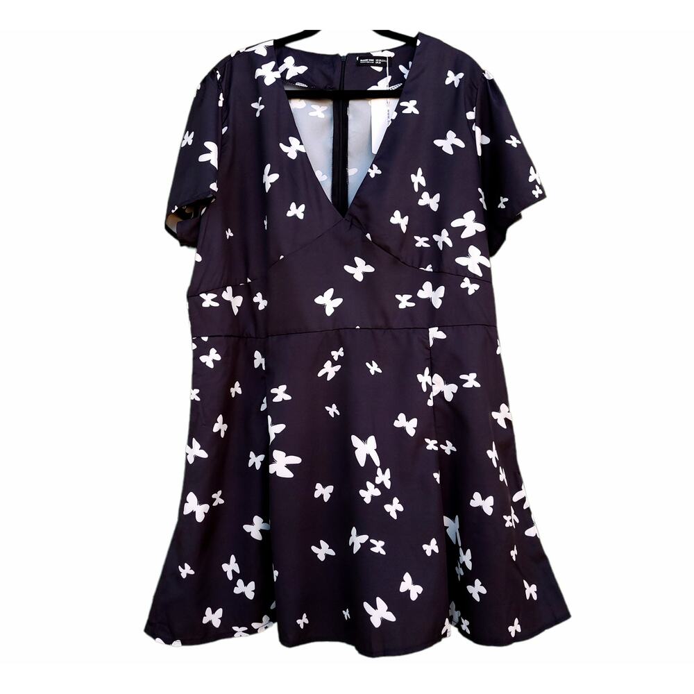 New Bloomchic Butterfly Empire Waist Dress Black Size 2XL